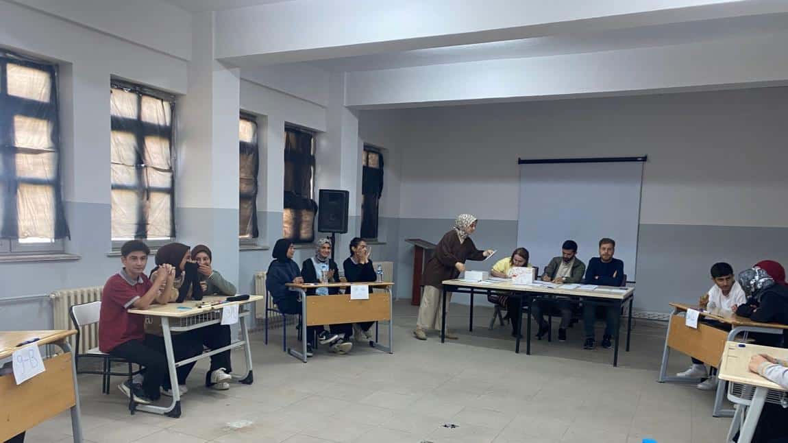 9. SINIF ÖĞRENCİLERİ ARASI BİLGİ YARIŞMASI DÜZENLENDİ